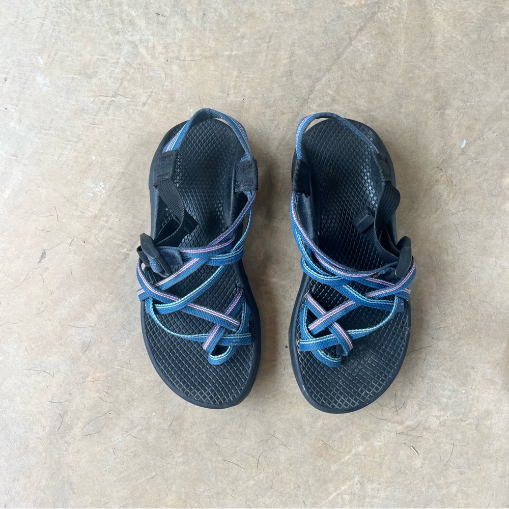 Chacos size 6